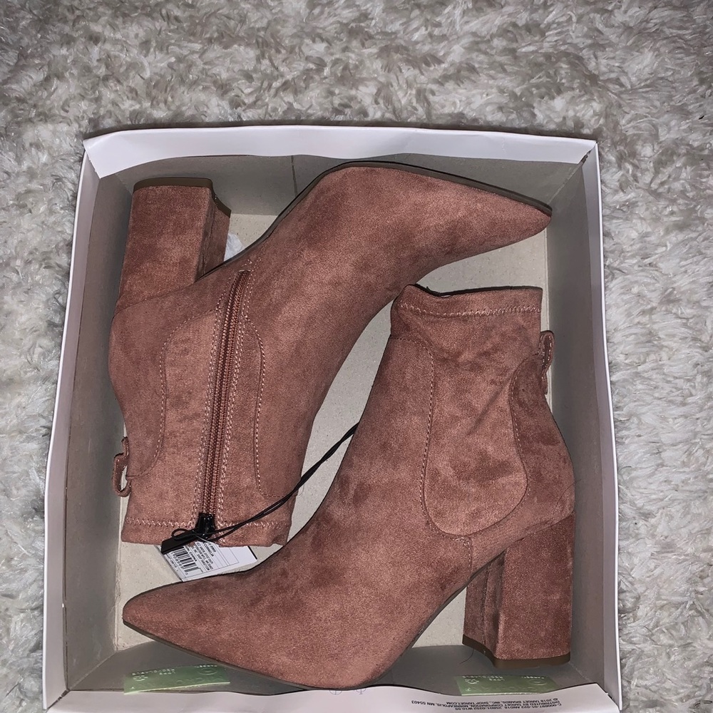 Pointed Toe Blush Suede Boots